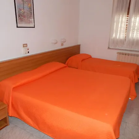 Milano Отель Лоано